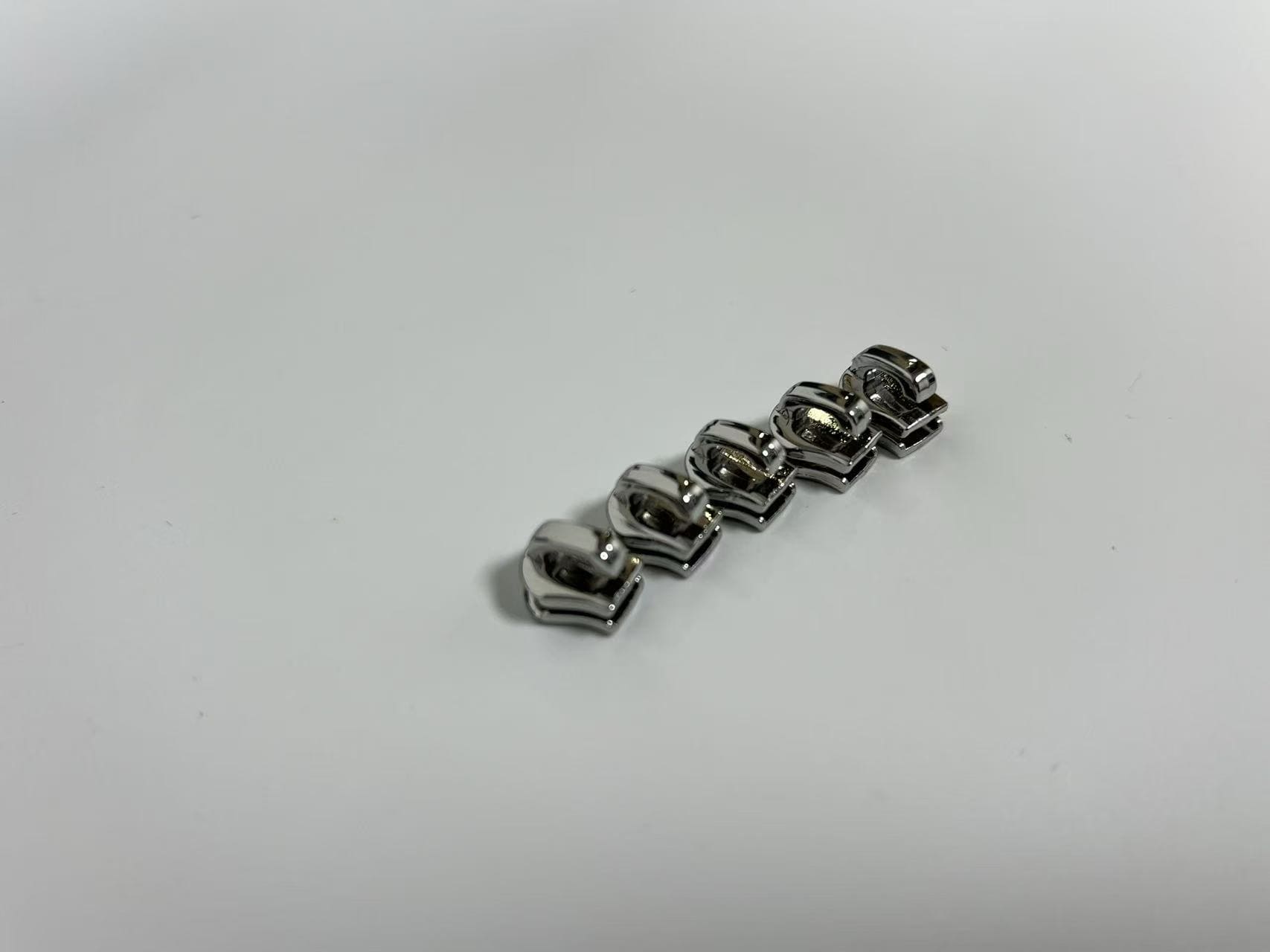 logo engraved zipper slider